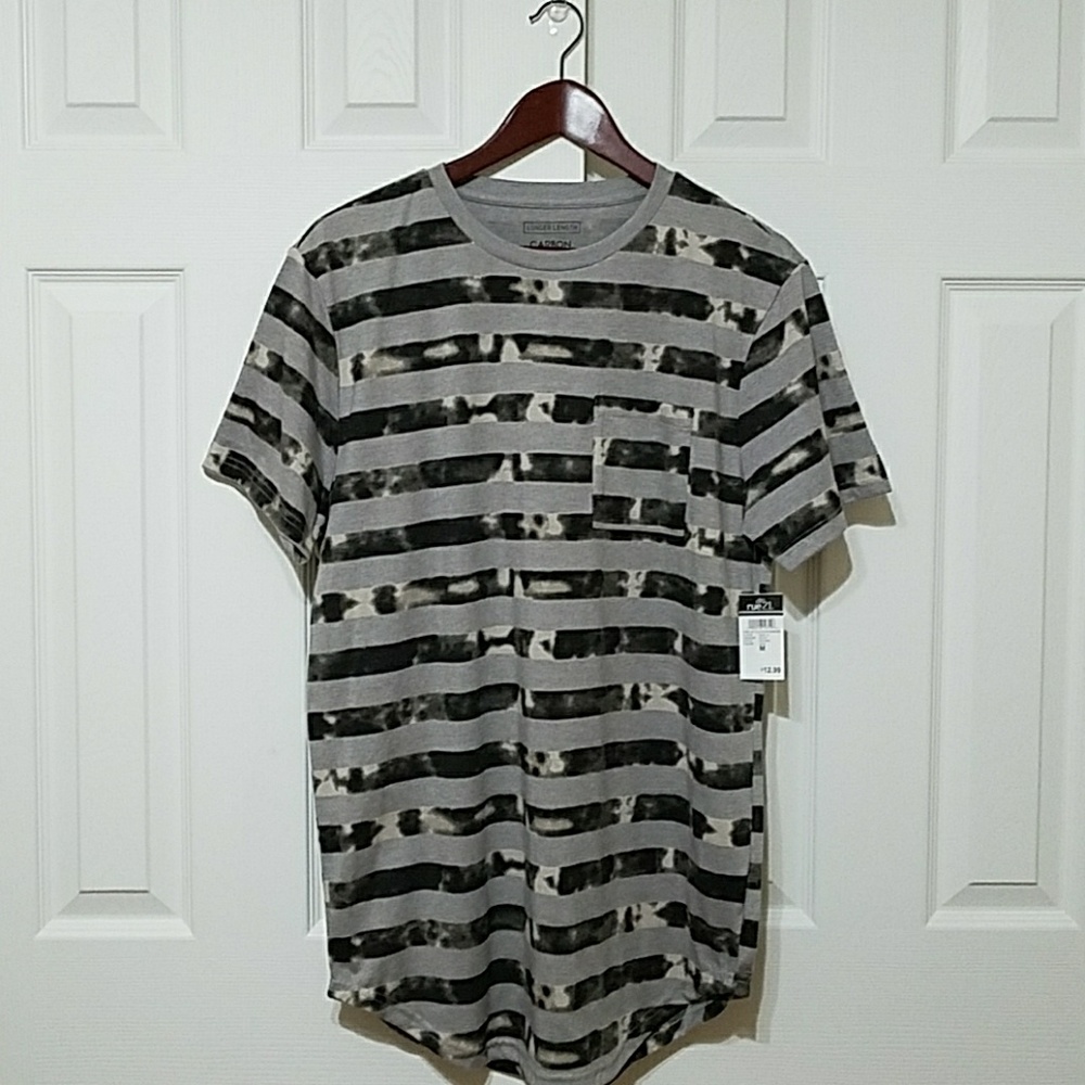 🎈SALE🎈Black and grey striped t-shirt
